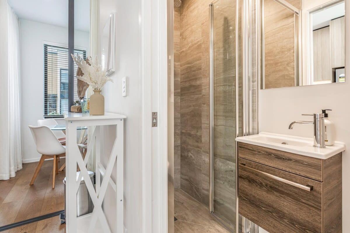 Fresh & Sleek Grey Lynn Unit With Private Patio Auckland Exterior foto